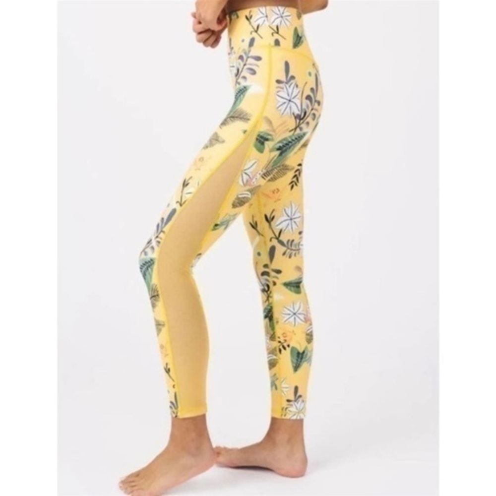 Floral Reflective Light n Tight high rise zyia active yellow flowers leggings